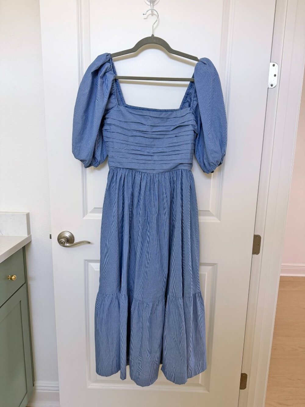 Abercrombie & Fitch Emerson Poplin Puff Sleeve Midi Dress - Picture 4 of 5